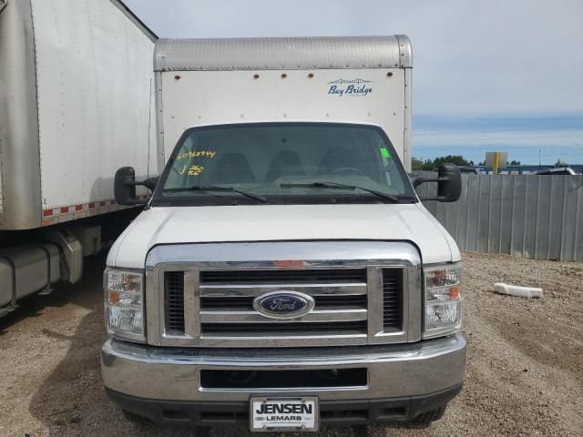 2016 Ford Econoline E350 Super Duty Cutaway Van