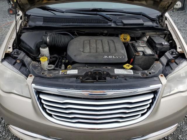 2014 Chrysler Town & Country Touring