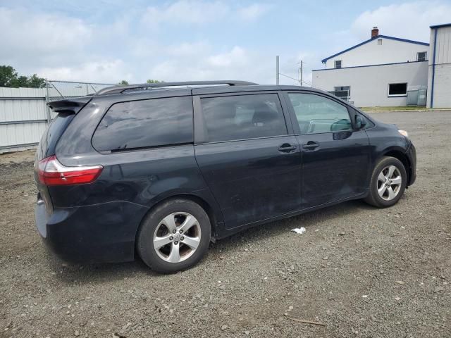 2015 Toyota Sienna LE