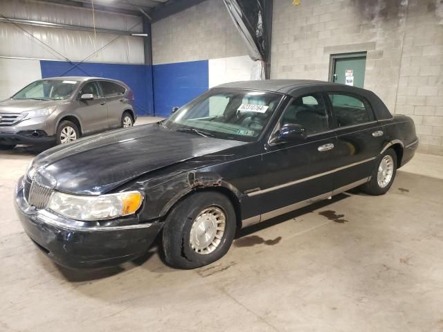 1999 Lincoln Town Car Executive