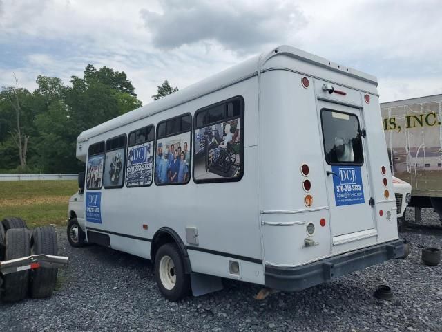 2016 Ford Econoline E450 Super Duty Cutaway Van