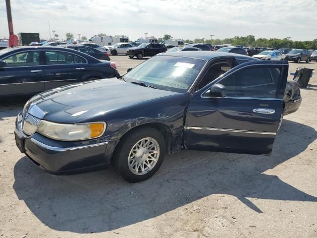 1999 Lincoln Town Car Signature