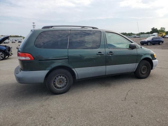 2002 Toyota Sienna LE