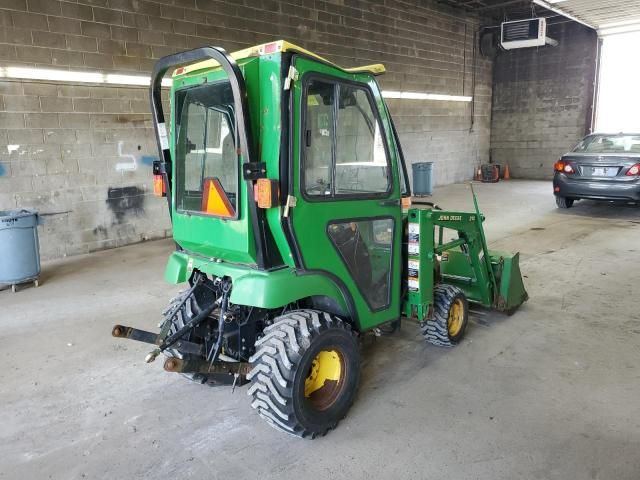 2004 John Deere 220R