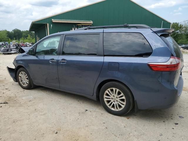 2017 Toyota Sienna XLE