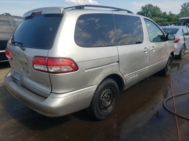 2002 Toyota Sienna LE