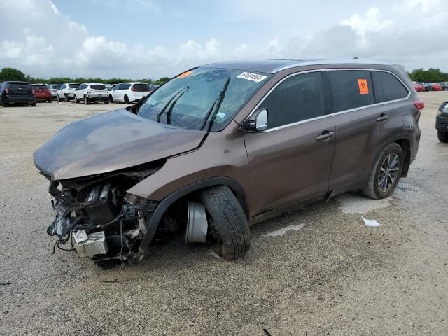 2019 Toyota Highlander SE