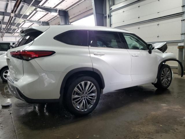 2022 Toyota Highlander Platinum