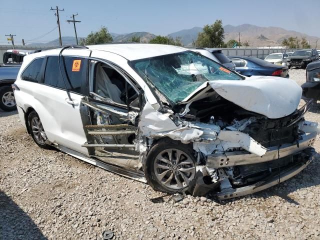 2021 Toyota Sienna LE