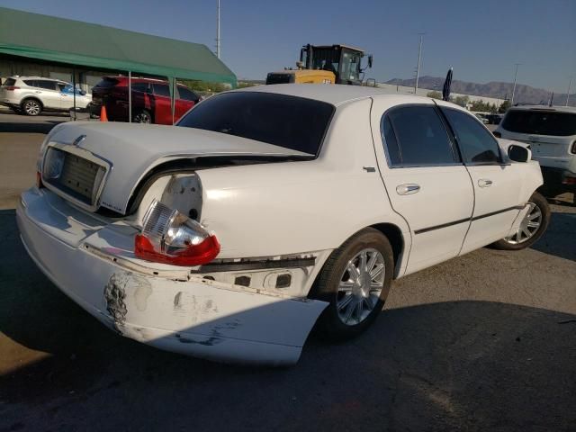 2011 Lincoln Town Car Signature Limited