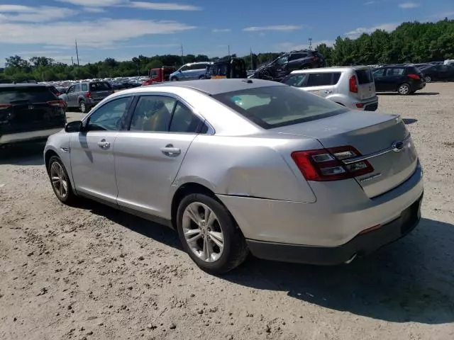 2017 Ford Taurus SE