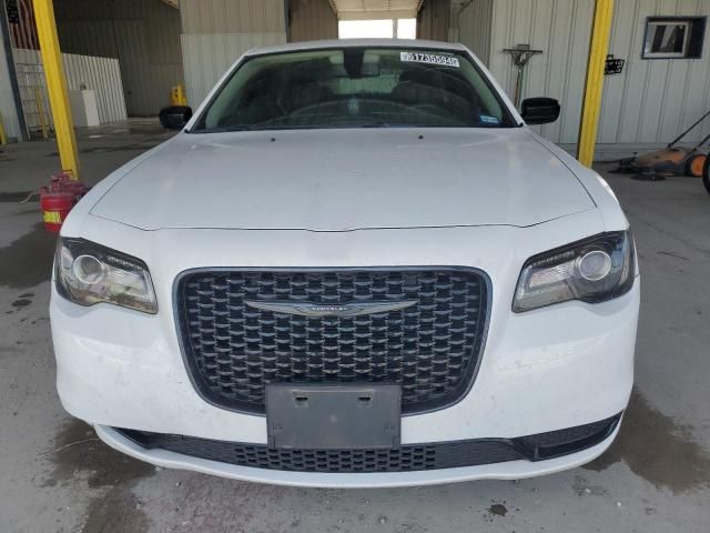 2022 Chrysler 300 Touring