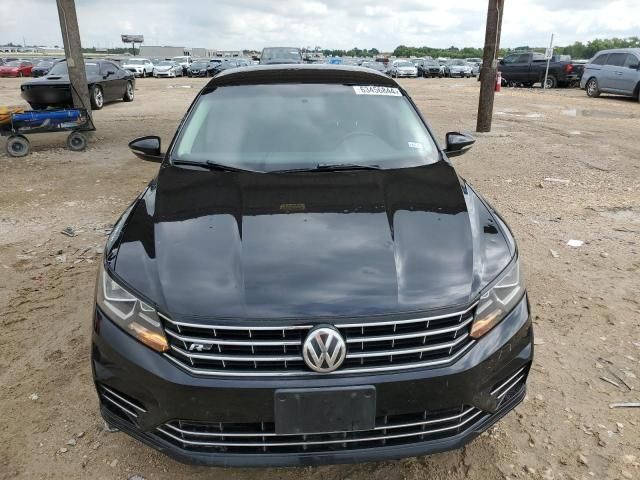 2017 Volkswagen Passat R-Line