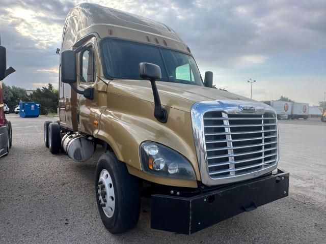 2015 Freightliner Cascadia 125