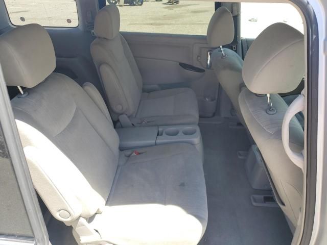 2011 Nissan Quest S