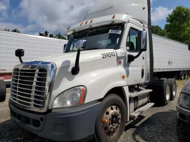 2015 Freightliner Cascadia 125