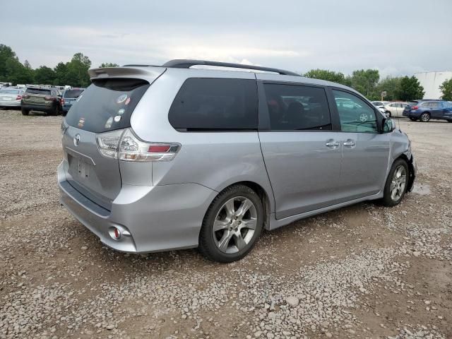 2013 Toyota Sienna Sport