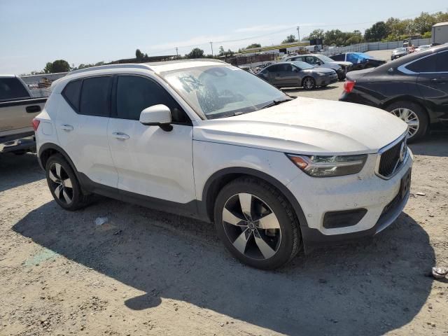 2019 Volvo XC40 T5 Momentum