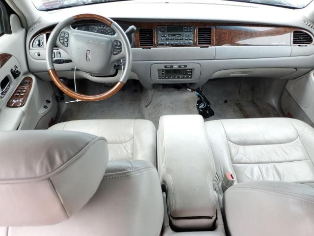 2001 Lincoln Town Car Signature