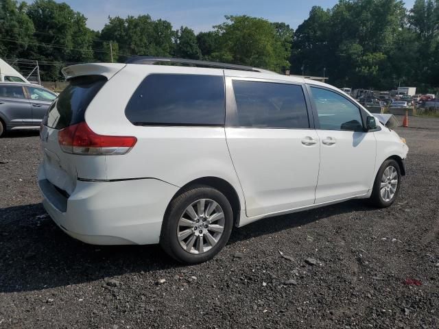 2014 Toyota Sienna XLE