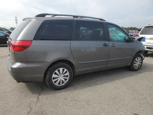 2004 Toyota Sienna CE