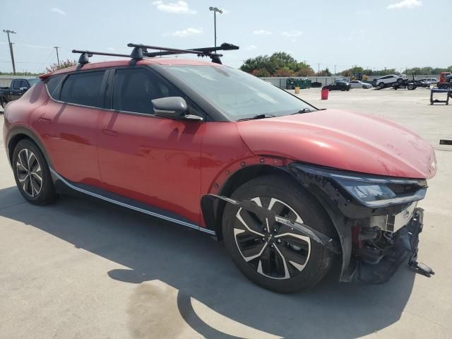 2022 KIA EV6 Light