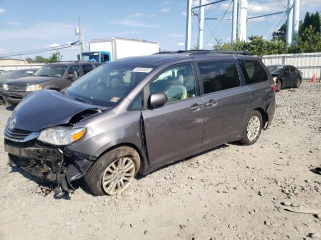 2017 Toyota Sienna XLE