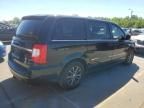 2014 Chrysler Town & Country S