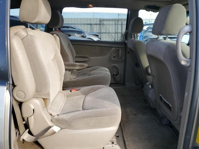 2004 Toyota Sienna XLE