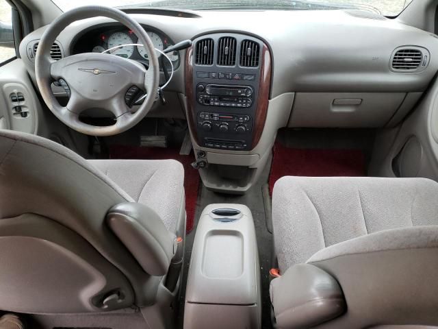 2002 Chrysler Town & Country LX