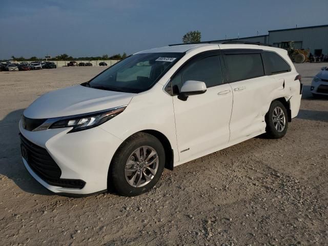 2021 Toyota Sienna LE