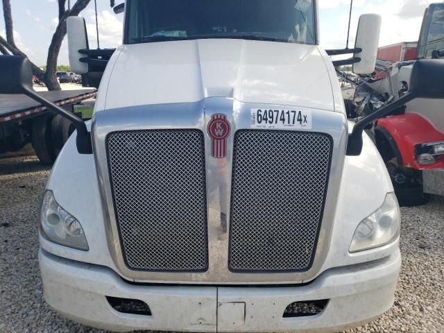 2018 Kenworth Construction T680