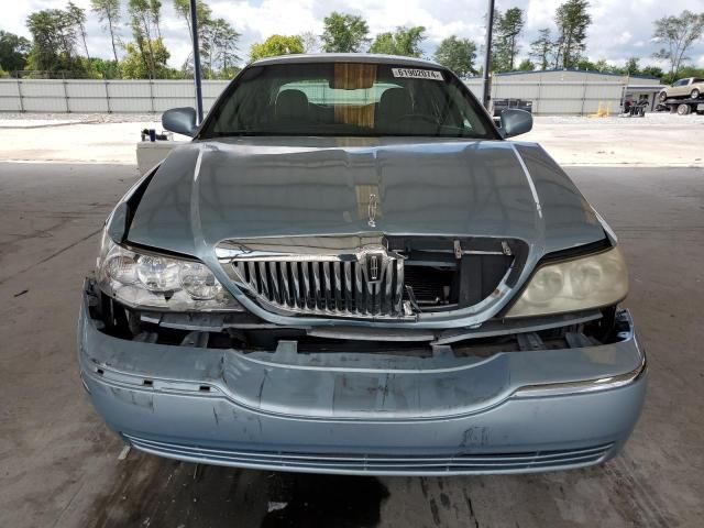 2010 Lincoln Town Car Signature Limited