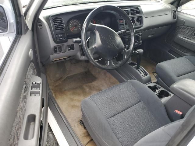 2000 Nissan Frontier Crew Cab XE