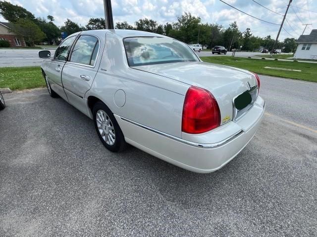 2007 Lincoln Town Car Signature