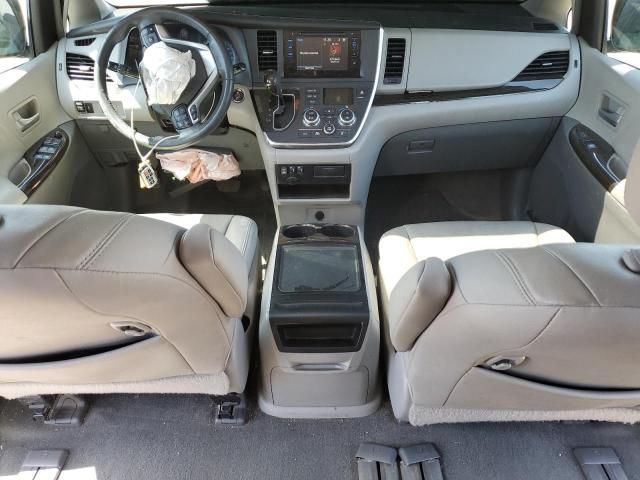 2017 Toyota Sienna XLE