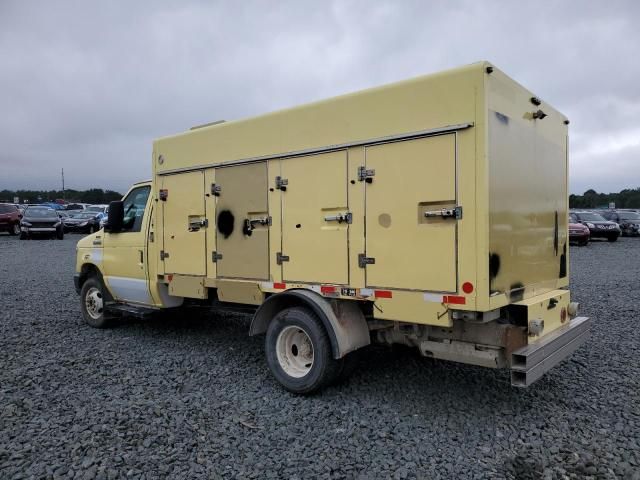 2019 Ford Econoline E450 Super Duty Cutaway Van