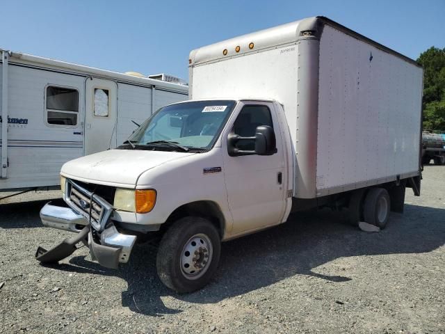 2006 Ford Econoline E450 Super Duty Cutaway Van