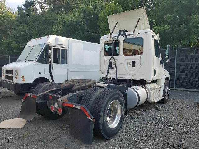 2015 Freightliner Cascadia 125