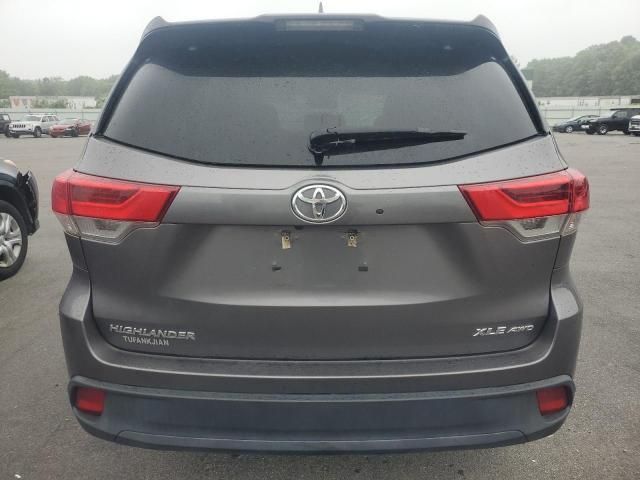 2017 Toyota Highlander SE