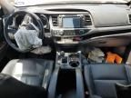 2017 Toyota Highlander SE