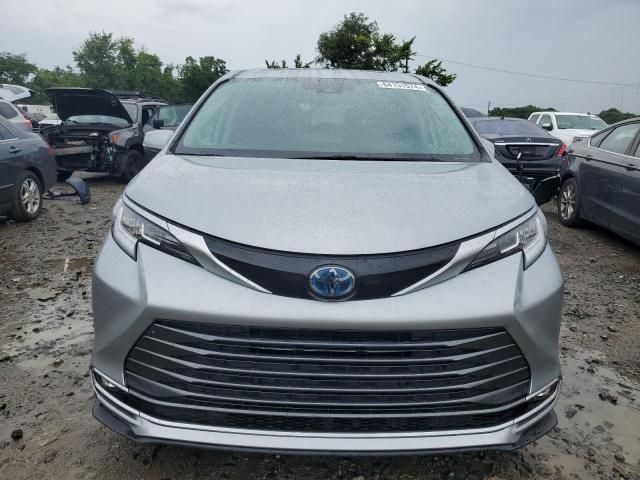 2021 Toyota Sienna Limited