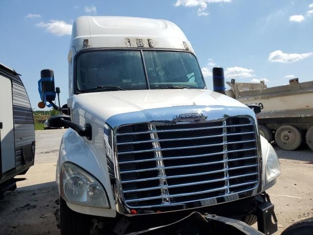 2014 Freightliner Cascadia 125