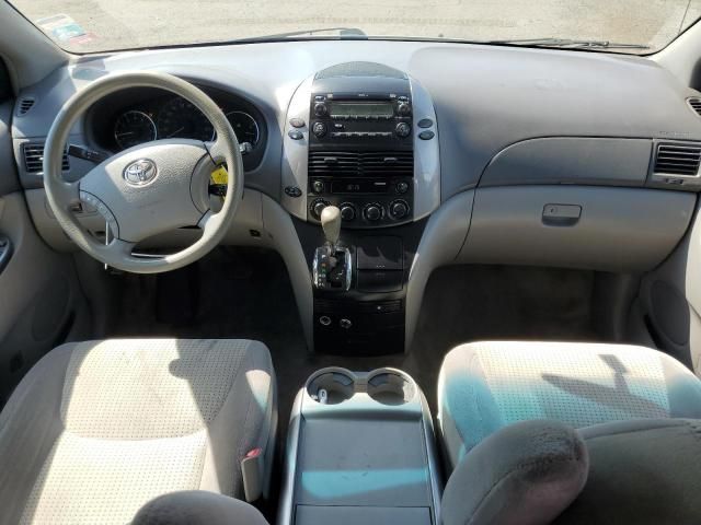 2009 Toyota Sienna CE