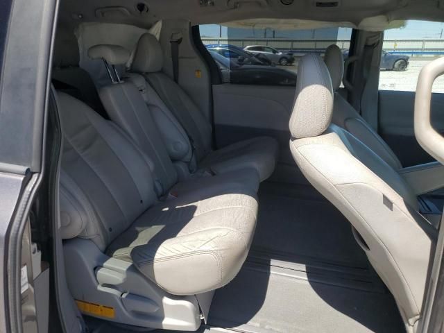 2011 Toyota Sienna XLE