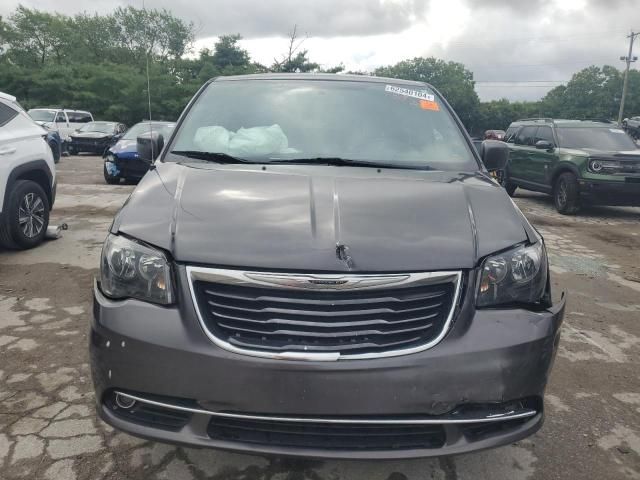 2015 Chrysler Town & Country S