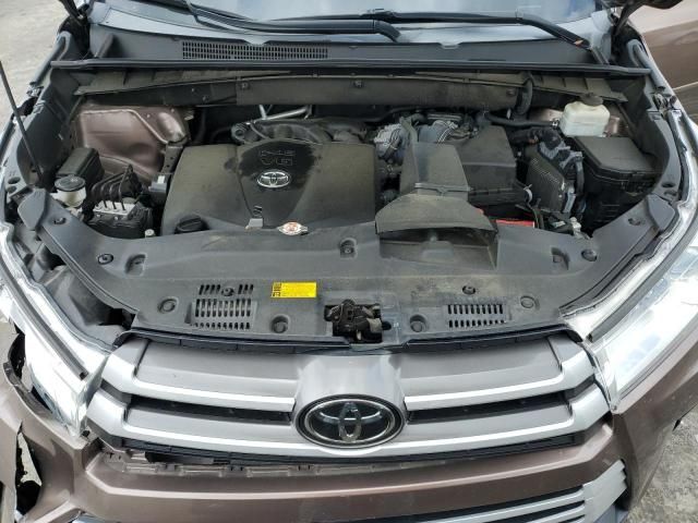 2018 Toyota Highlander SE