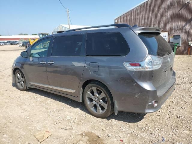 2018 Toyota Sienna SE