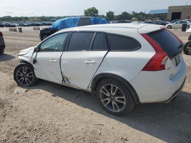 2018 Volvo V60 Cross Country Premier