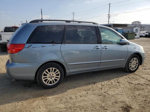 2010 Toyota Sienna XLE